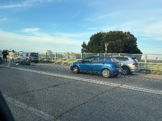 Porto d’Ascoli - Scooterone a terra in sopraelevata: ambulanza e caos traffico
